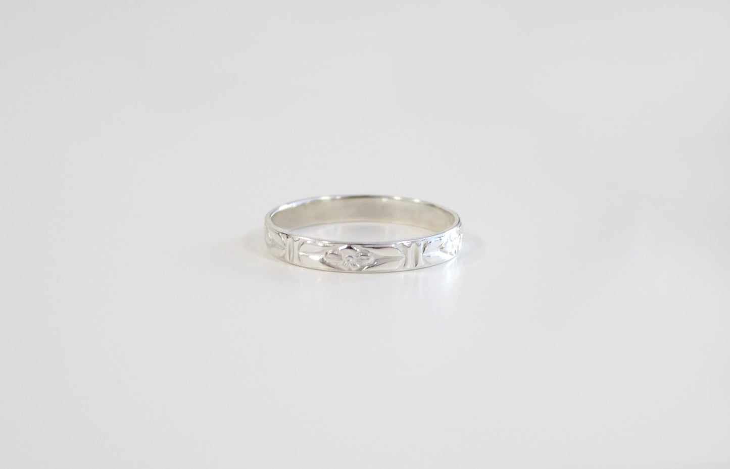 Sterling Silver Floral Ring 2.8mm