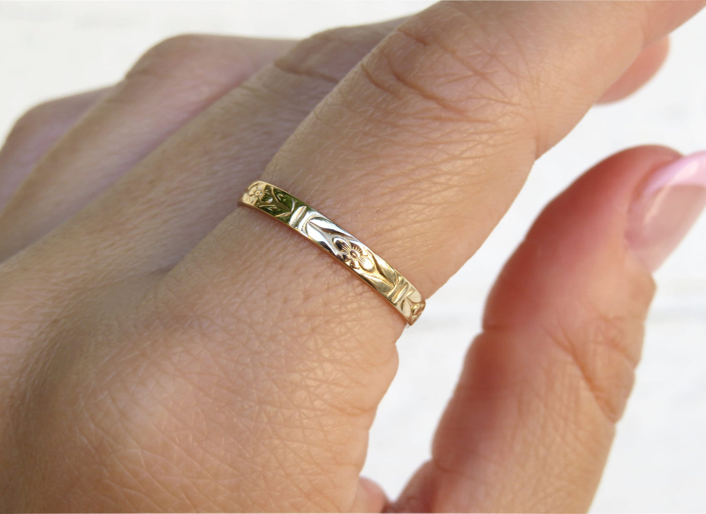 14k Yellow Gold - Floral 2.8mm