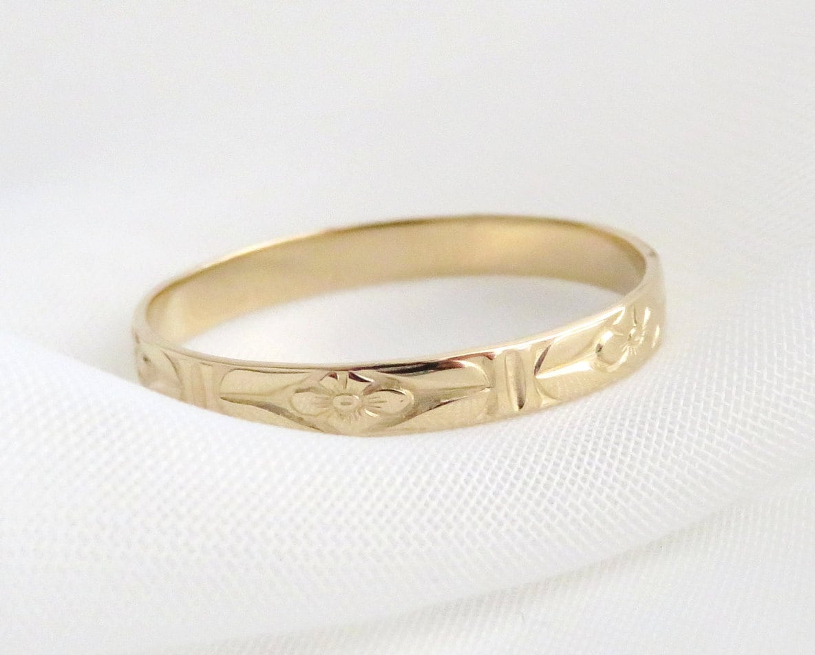 14k Yellow Gold - Floral 2.8mm