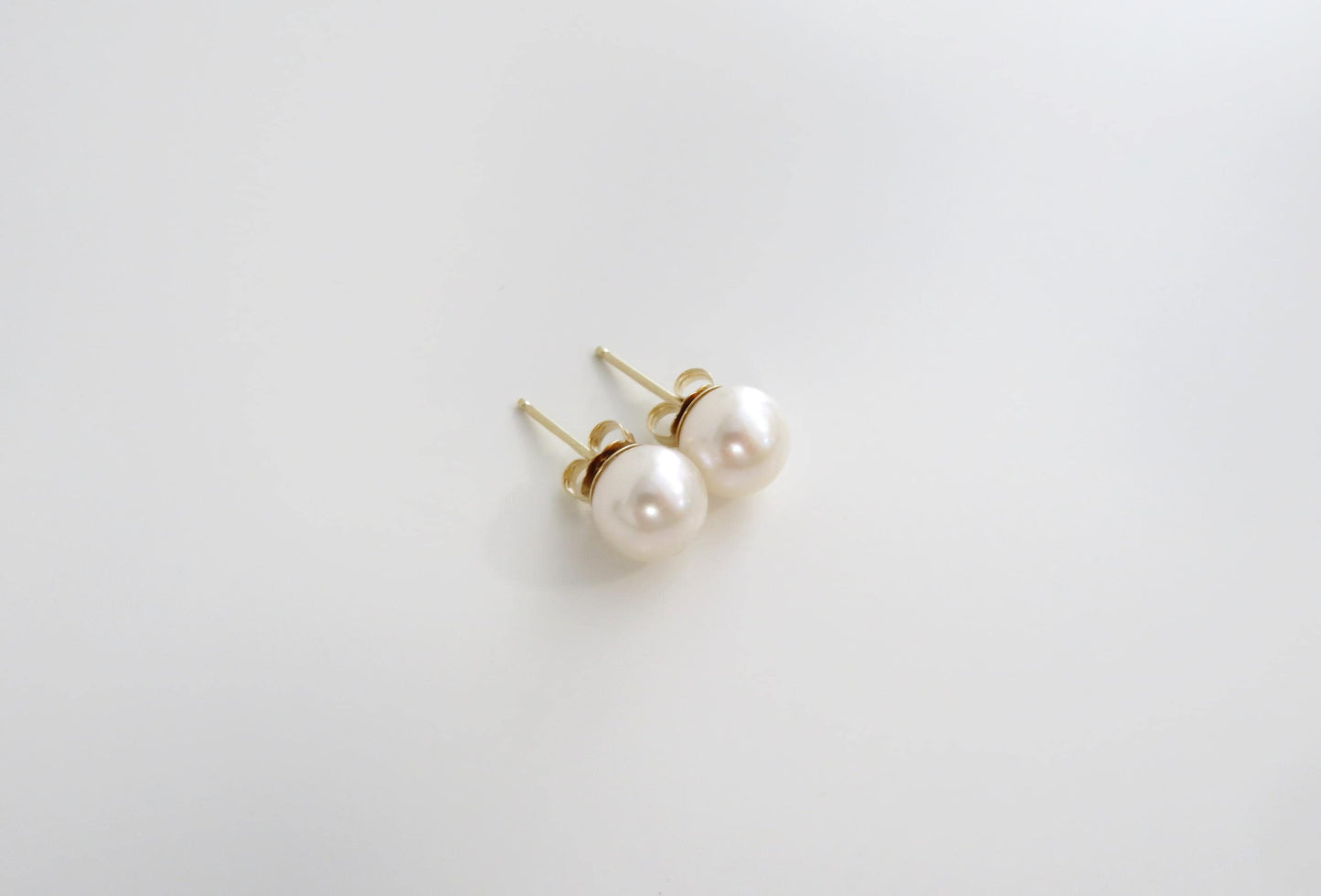 14k Yellow Gold - Pearl Studs