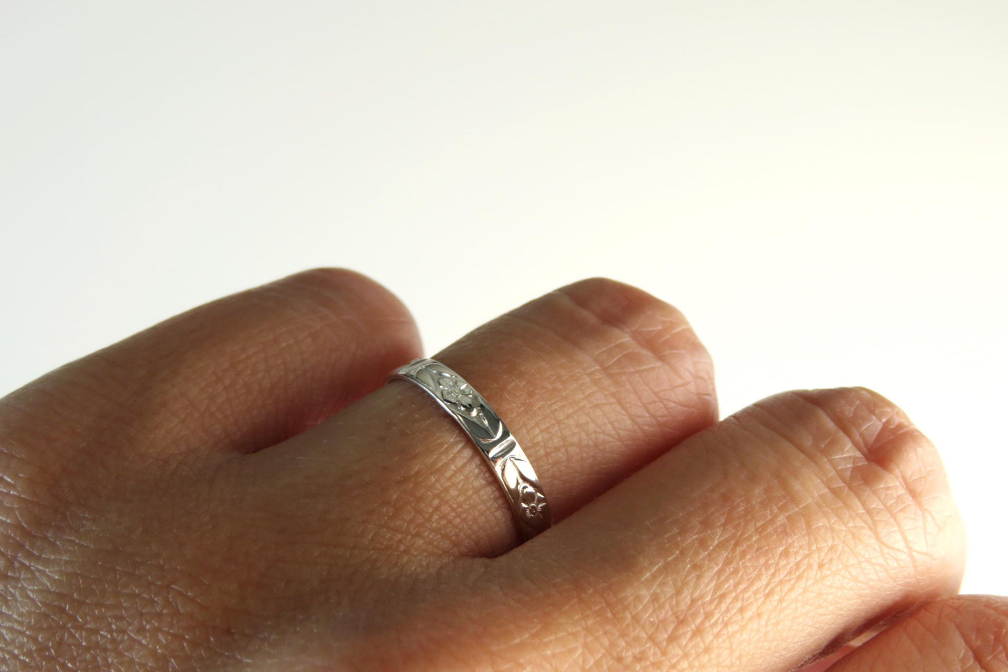 Sterling Silver Floral Ring 2.8mm