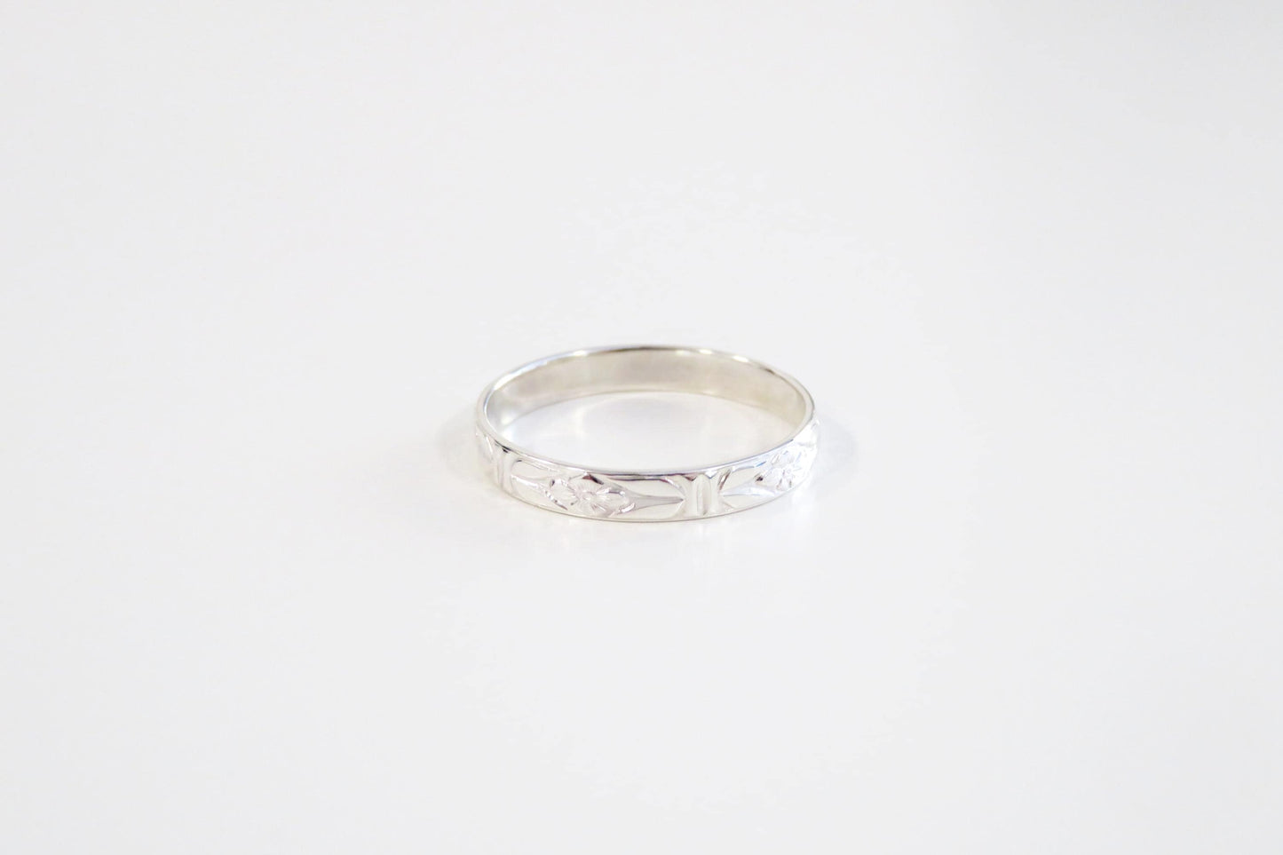 Sterling Silver Floral Ring 2.8mm