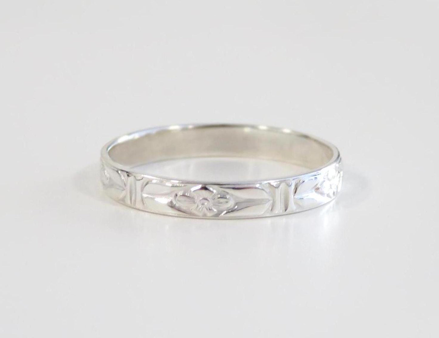 Sterling Silver Floral Ring 2.8mm